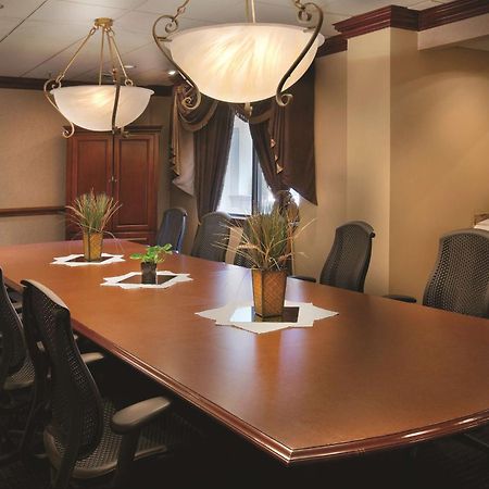 Embassy Suites By Hilton Greensboro Airport Bagian luar foto