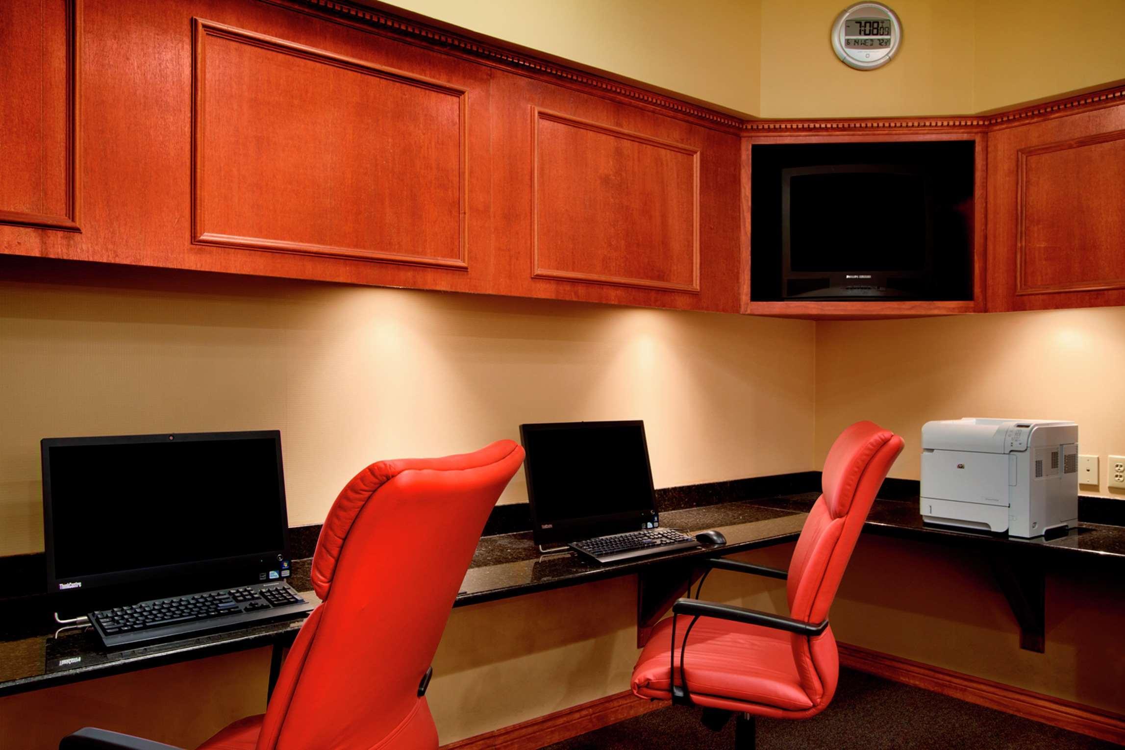 Embassy Suites By Hilton Greensboro Airport Bagian luar foto