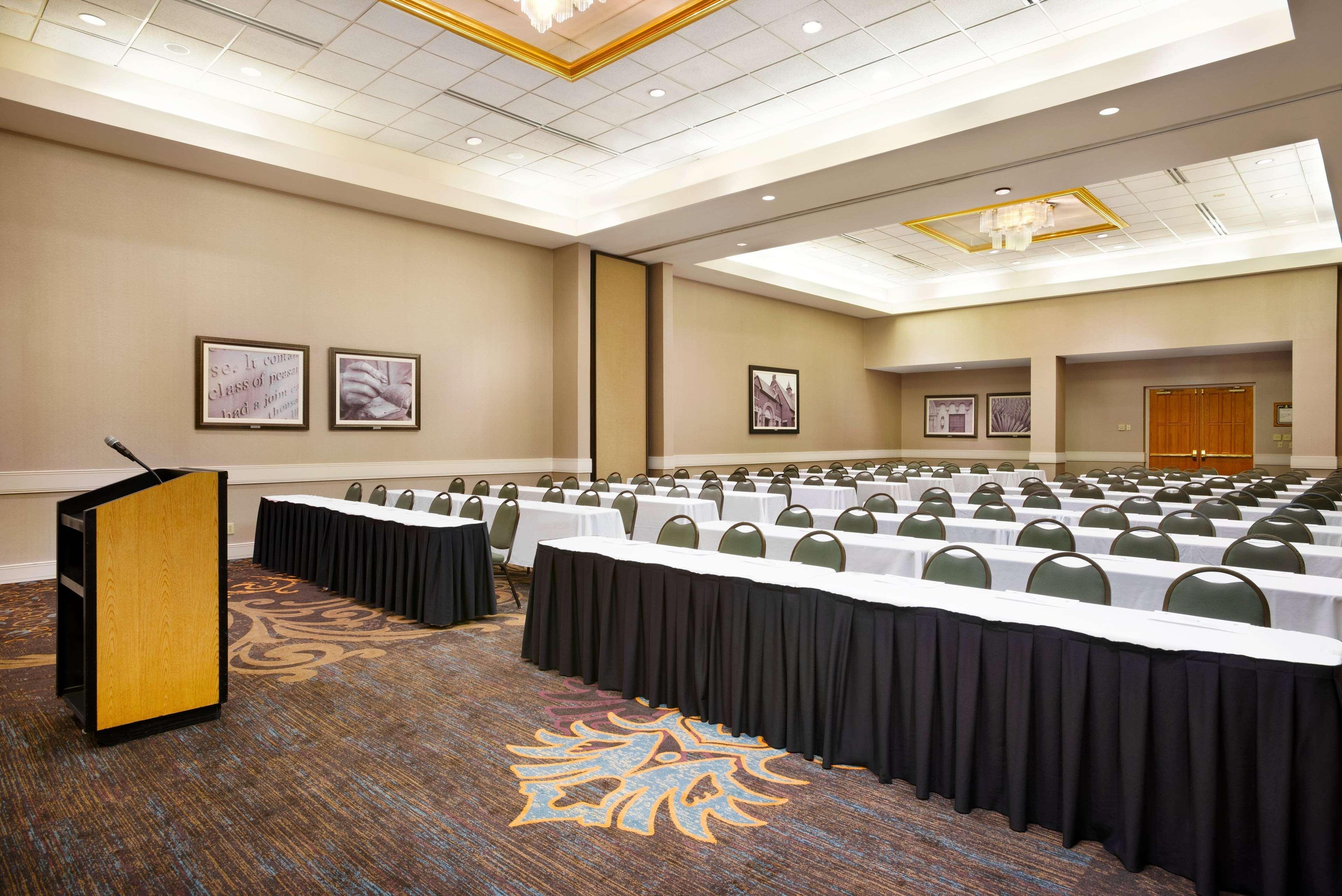 Embassy Suites By Hilton Greensboro Airport Bagian luar foto