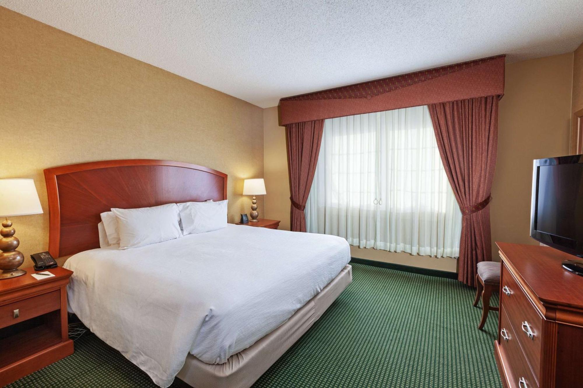 Embassy Suites By Hilton Greensboro Airport Bagian luar foto
