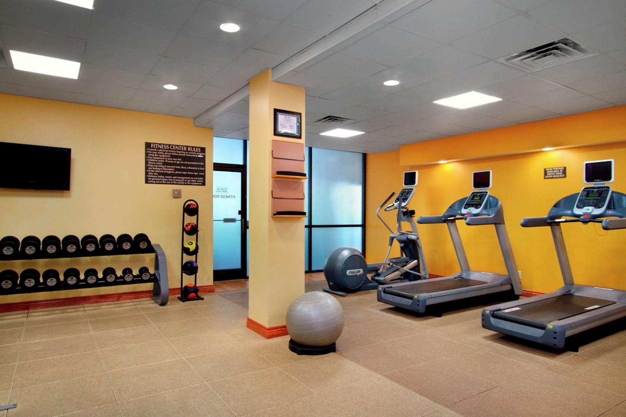 Embassy Suites By Hilton Greensboro Airport Bagian luar foto