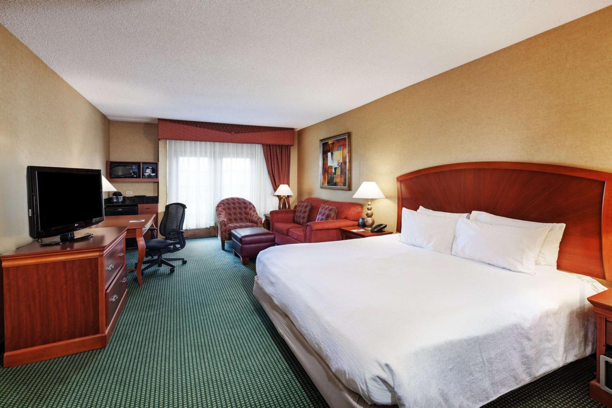 Embassy Suites By Hilton Greensboro Airport Bagian luar foto