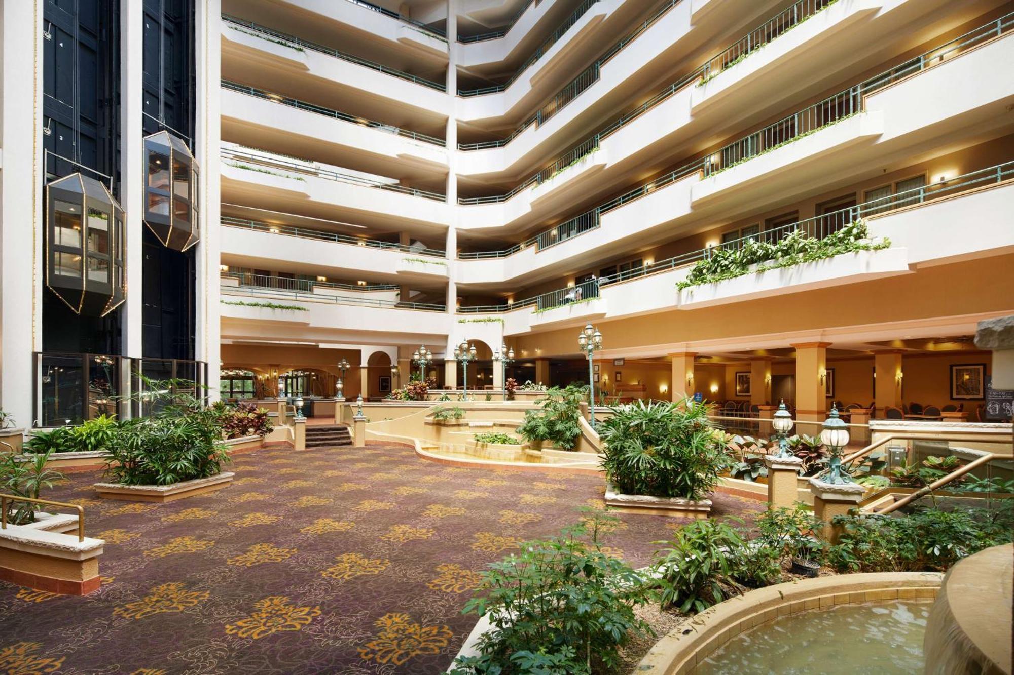 Embassy Suites By Hilton Greensboro Airport Bagian luar foto