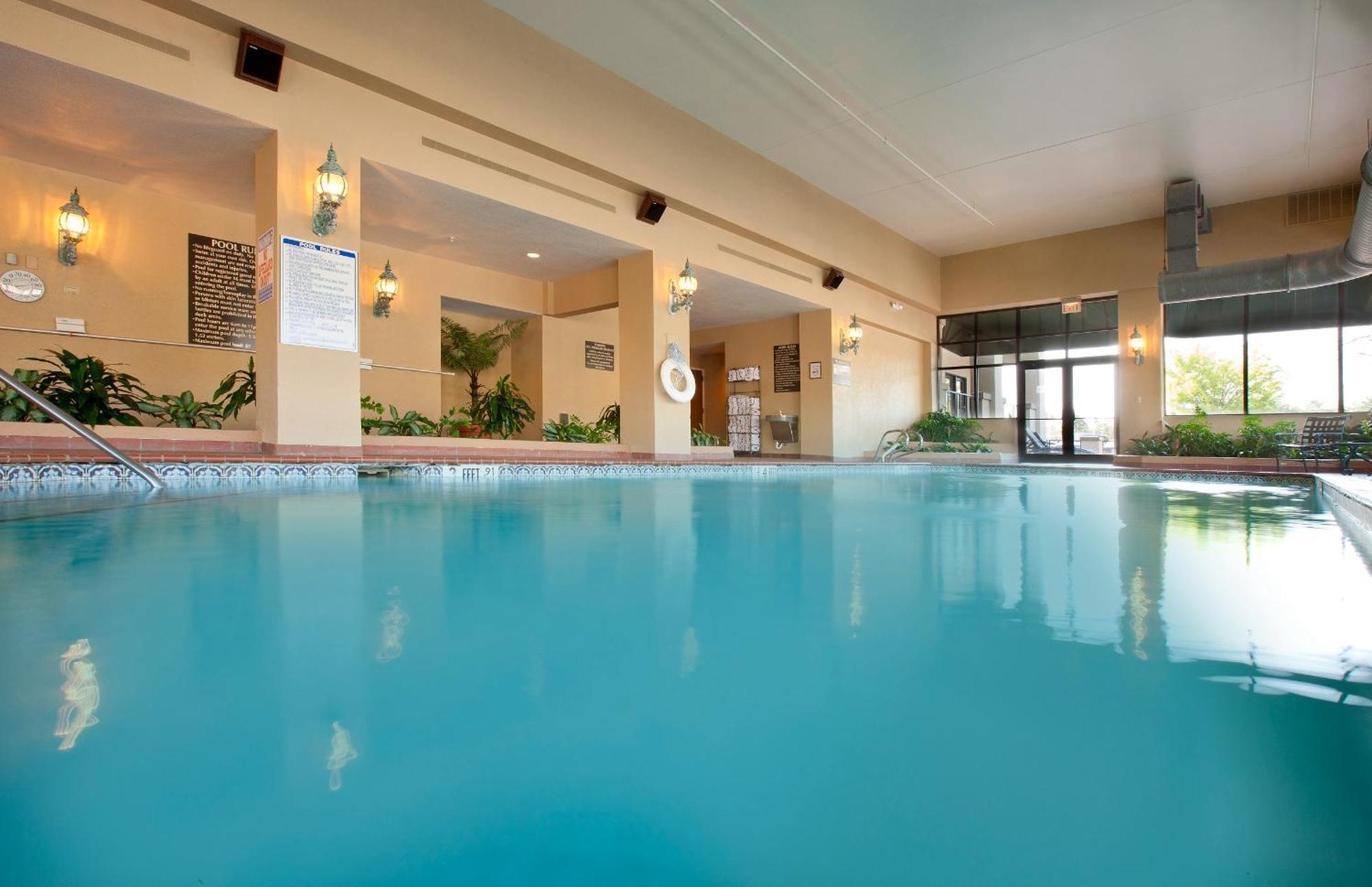 Embassy Suites By Hilton Greensboro Airport Bagian luar foto