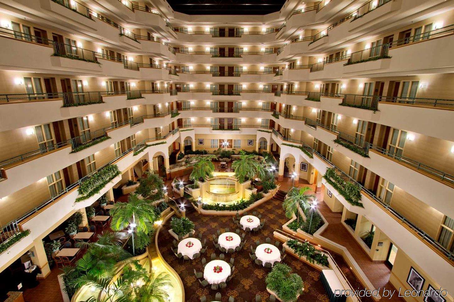 Embassy Suites By Hilton Greensboro Airport Bagian luar foto