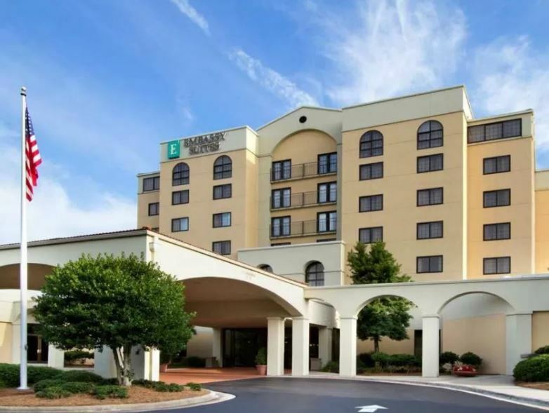 Embassy Suites By Hilton Greensboro Airport Bagian luar foto