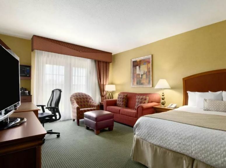 Embassy Suites By Hilton Greensboro Airport Bagian luar foto