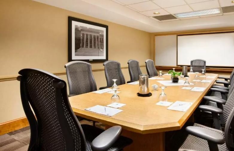 Embassy Suites By Hilton Greensboro Airport Bagian luar foto