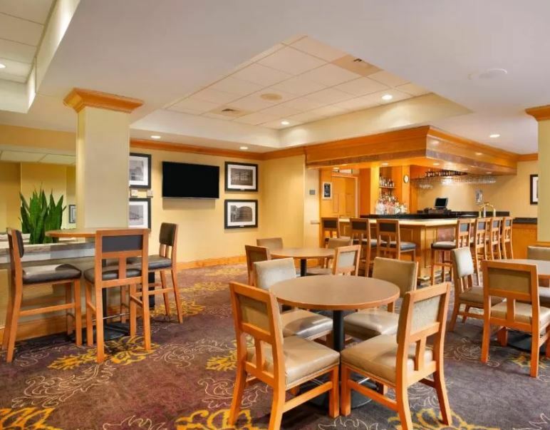 Embassy Suites By Hilton Greensboro Airport Bagian luar foto