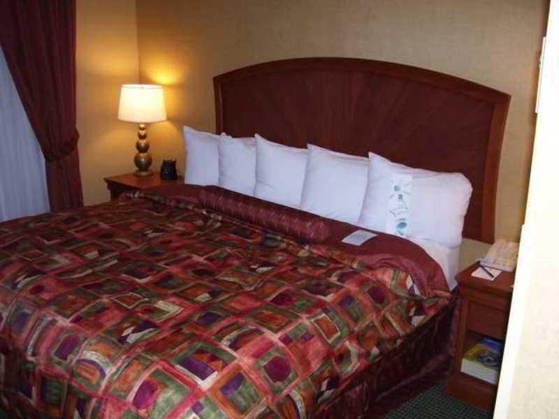 Embassy Suites By Hilton Greensboro Airport Ruang foto